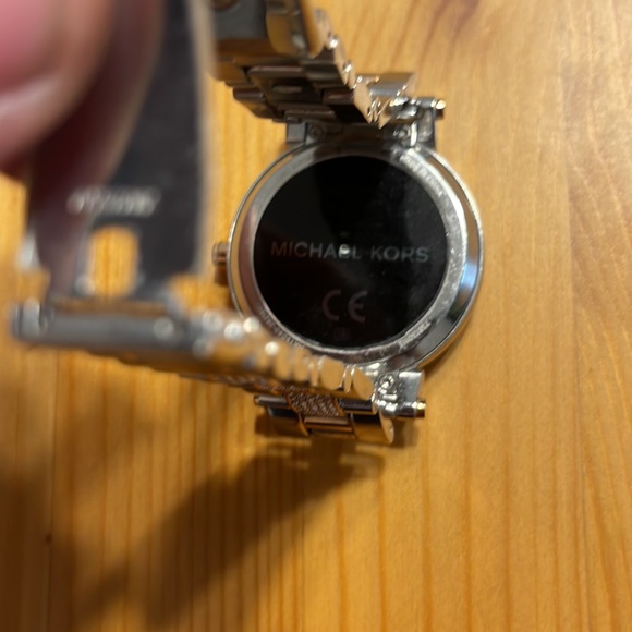 Michael Kors access smartwatch with all accessories and box - Picture 3 of 5